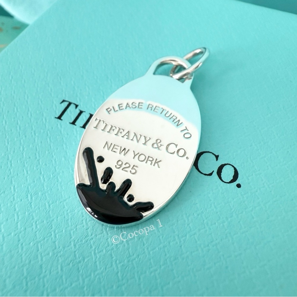 🤍 Tiffany & Co. 🖤 Return To Tiffany Black Splash Tag Oval Charm / Pendant 🤍 - Picture 4 of 6